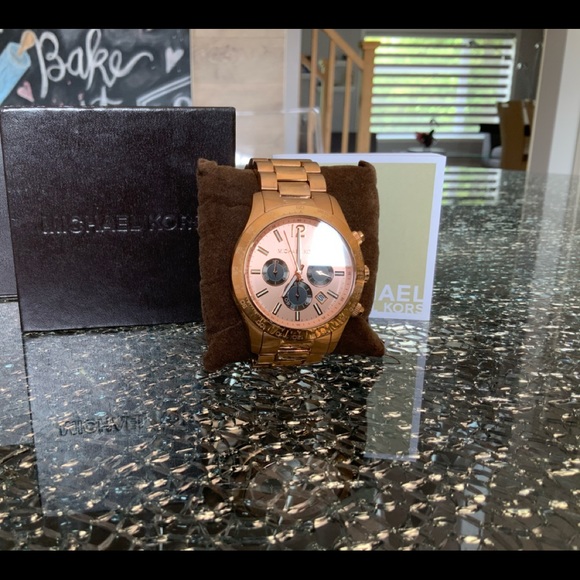 Authentic micheal kors watch ! - Picture 5 of 13